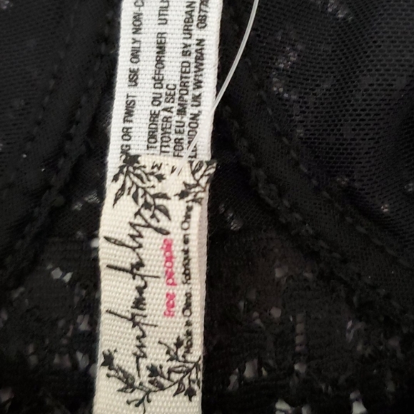 49. 🆕 Free People Fleur De Lys Lace Crop Cami - Picture 7 of 7